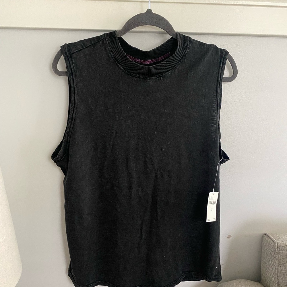 Sleeveless muted black t-shirt